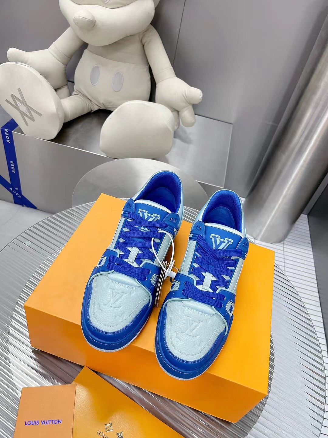 LV TRAINER SNEAKER X LV VIRGIL