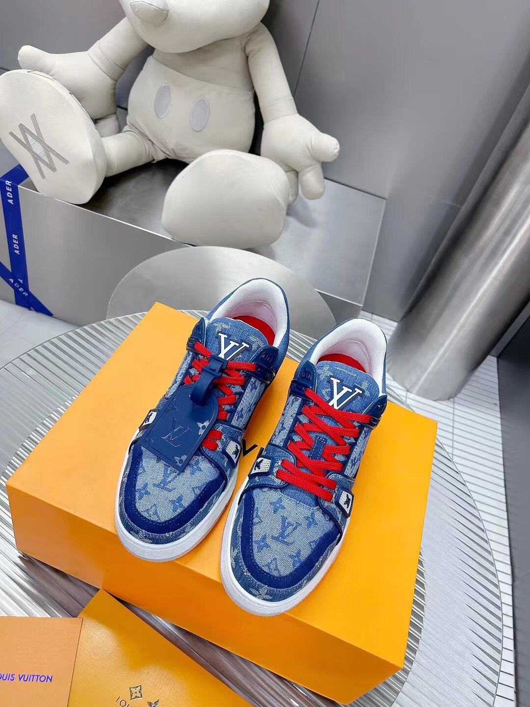 LV TRAINER SNEAKER X LV VIRGIL ABLOH - Image 3