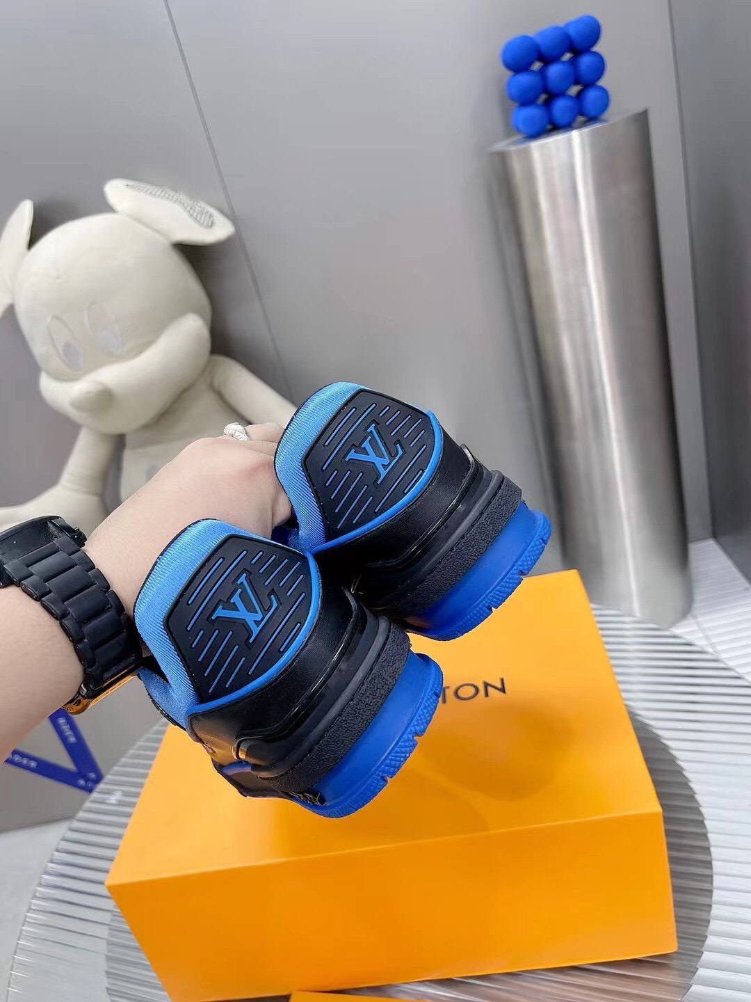 LV TRAINER SNEAKER X LV VIRGIL ABLOH - Image 4