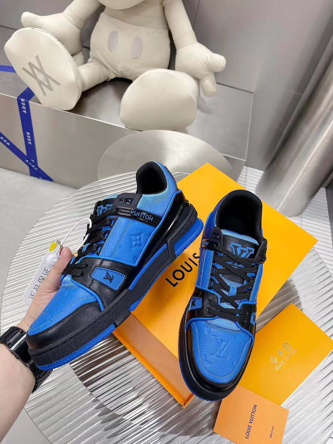 LV TRAINER SNEAKER X LV VIRGIL