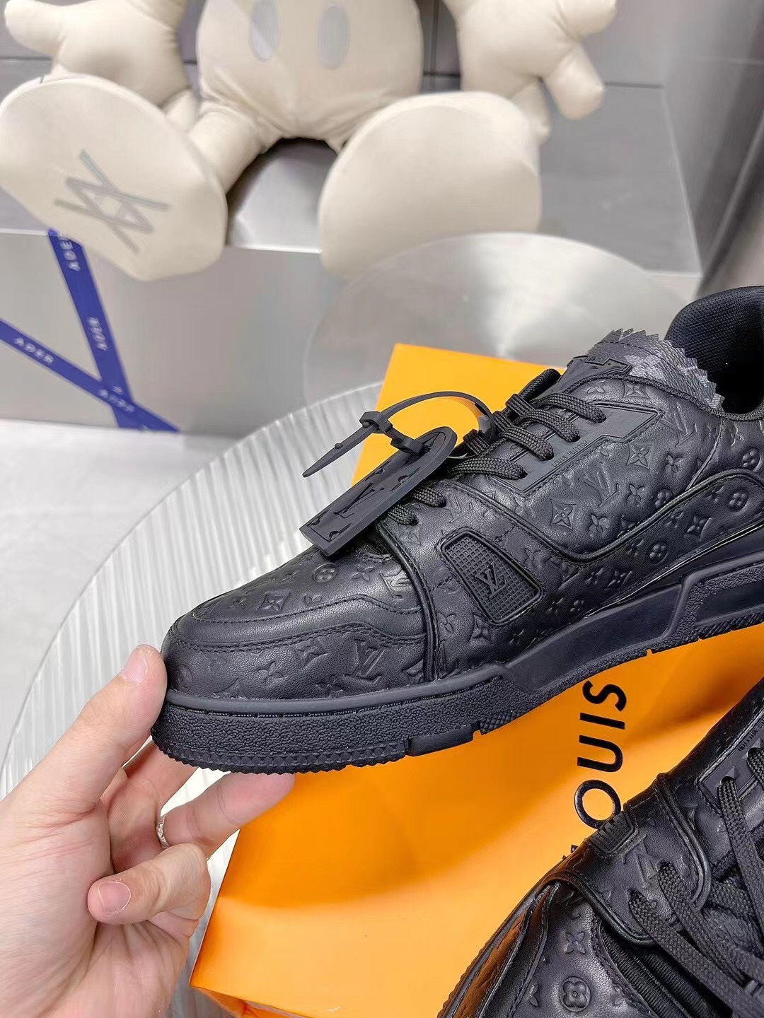 LV TRAINER SNEAKER X LV VIRGIL ABLOH - Image 4