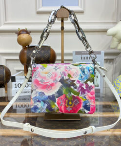 Louis Vuitton Coussin BB