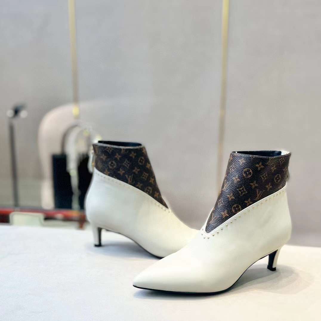 Louis Vuitton Signatue Monogram Boots - Image 5