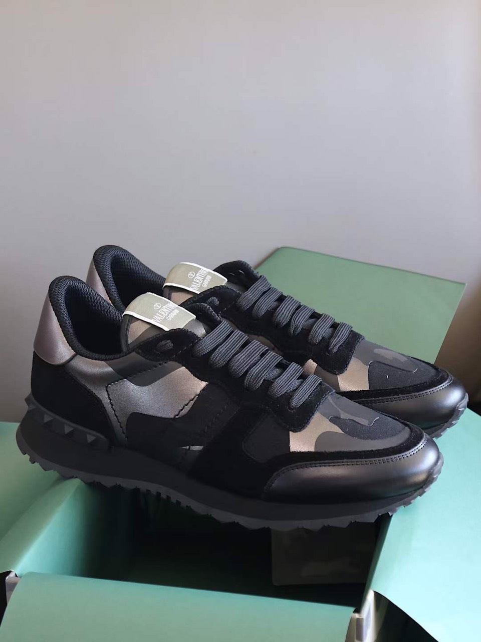 mens black valentino trainers