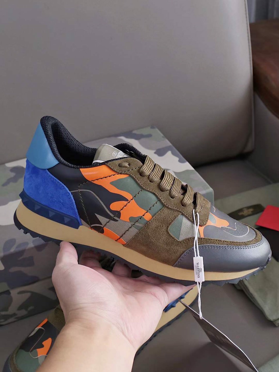 valentinos mens trainers