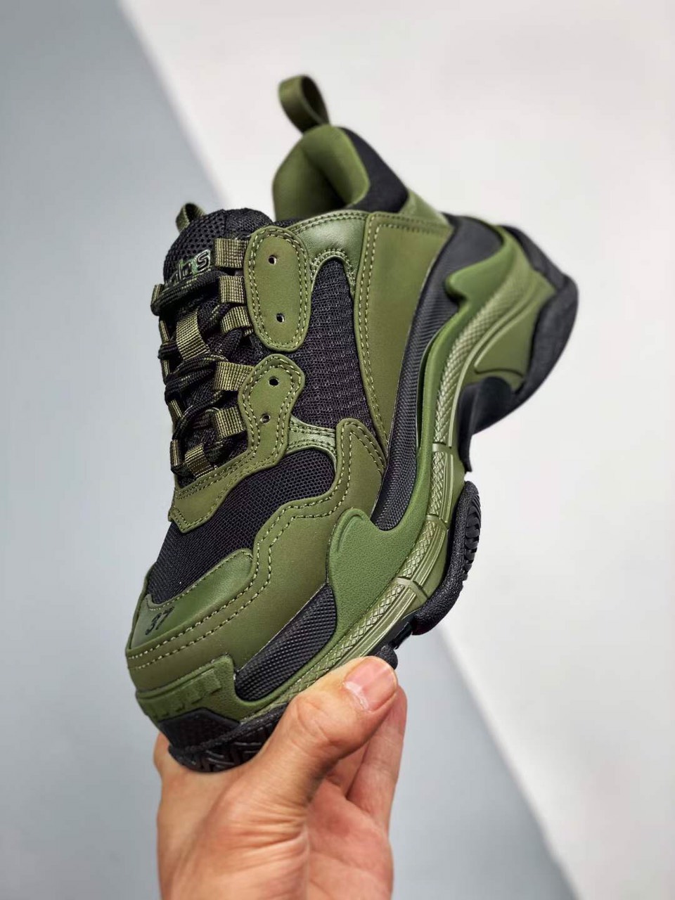 Balenciaga Unisex Tripple S Logo Shoes - Image 5