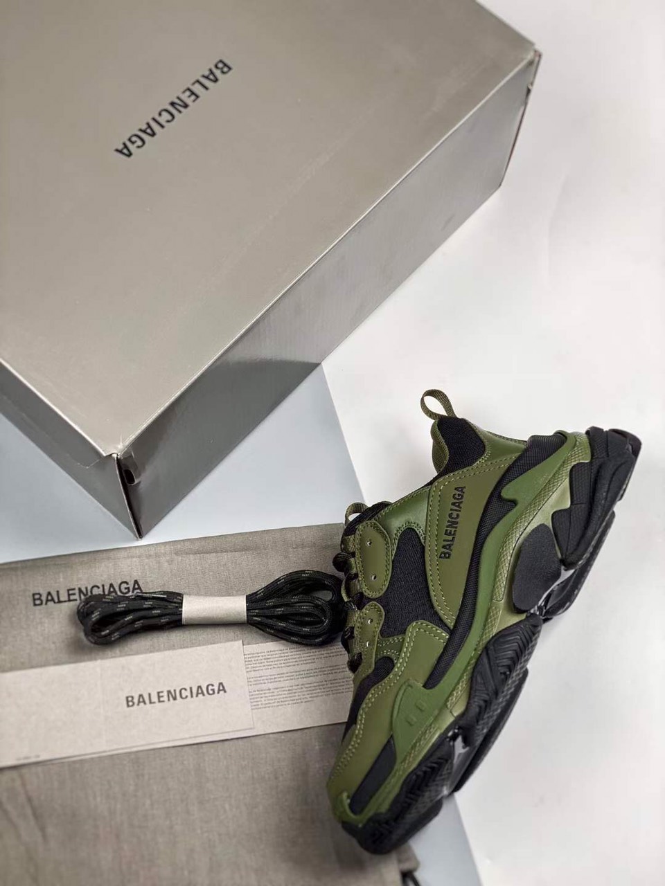 Balenciaga Unisex Tripple S Logo Shoes - Image 8