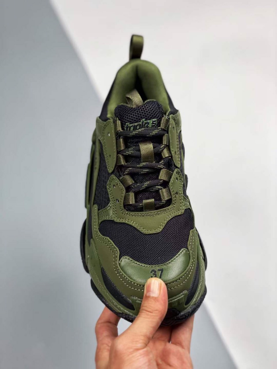 Balenciaga Unisex Tripple S Logo Shoes - Image 9