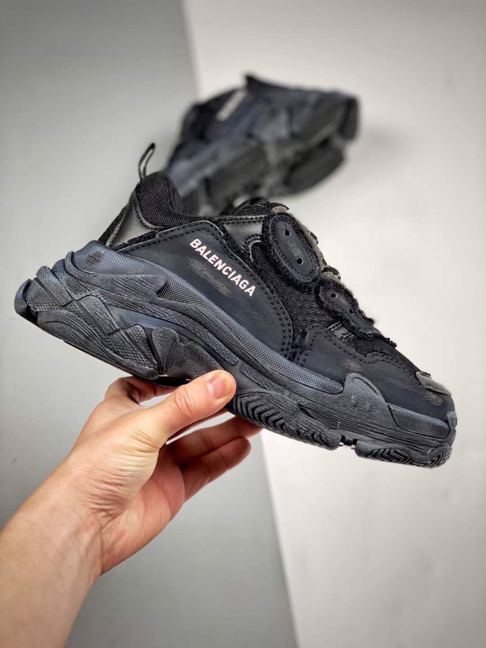 Balenciaga Unisex Tripple S Logo Shoes - Image 7