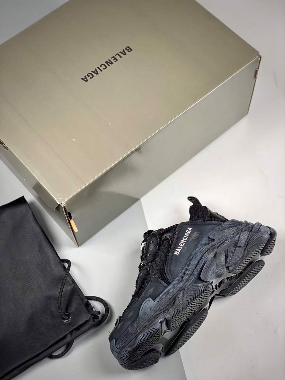 Balenciaga Unisex Tripple S Logo Shoes - Image 9