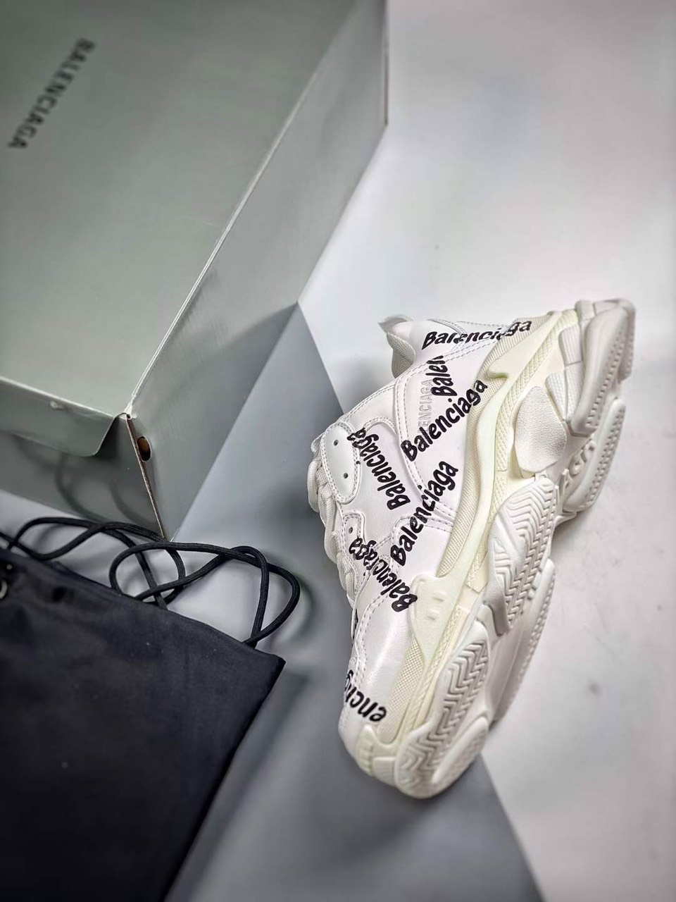 Balenciaga Unisex Tripple S Logo Shoes - Image 7