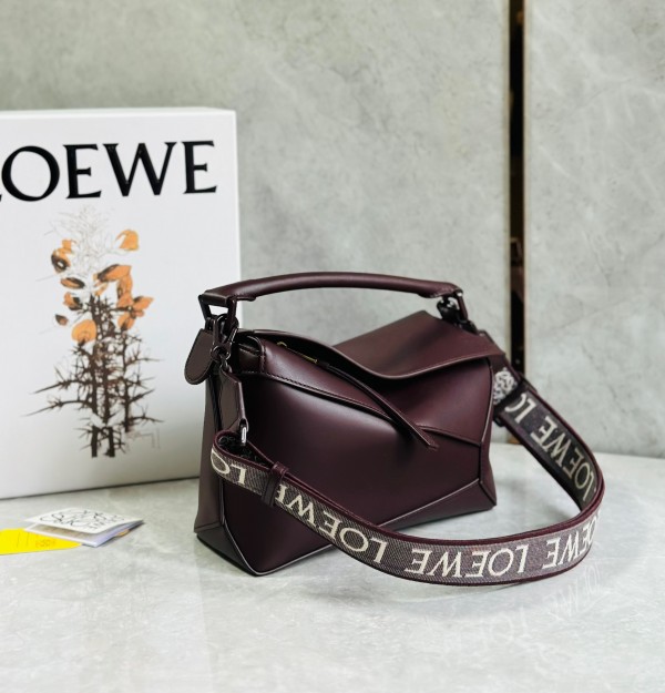 Loewe Puzzle Small Bag In Burgundy Satin Calfskin - Image 4