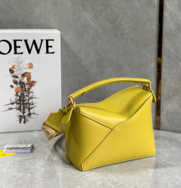 Loewe Puzzle Edge Small Bag In Yellow Satin Calfskin - Image 4