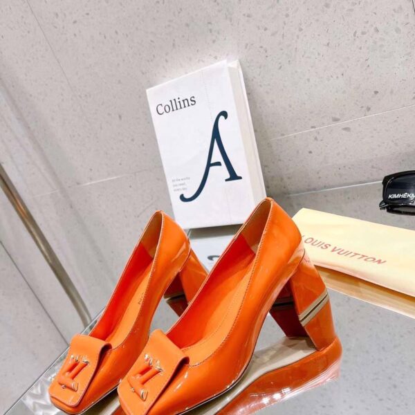 Louis Vuitton Logo LV