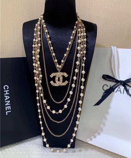 chanel pearl necklace