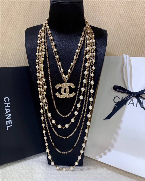 chanel pearl necklace