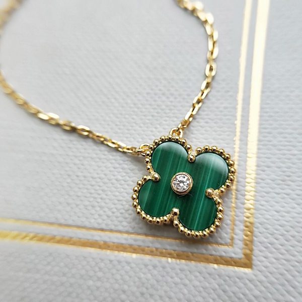 VCA Four-Leaf Clovers necklace vcajw387b-zq