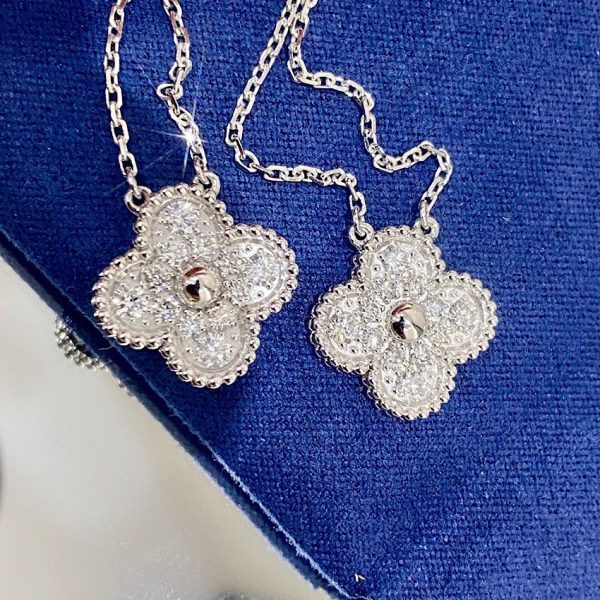 VCA necklace vcajw641-lx