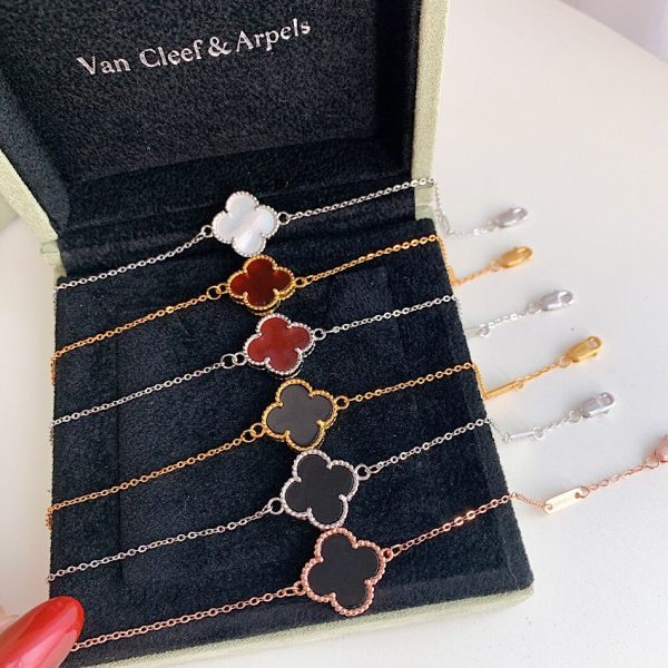 VCA Four-leaf Clovers bracelet vcajw704-lx