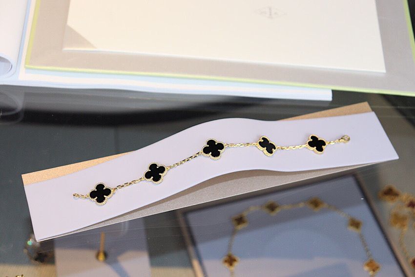 VCA bracelet vcajw357a-zq