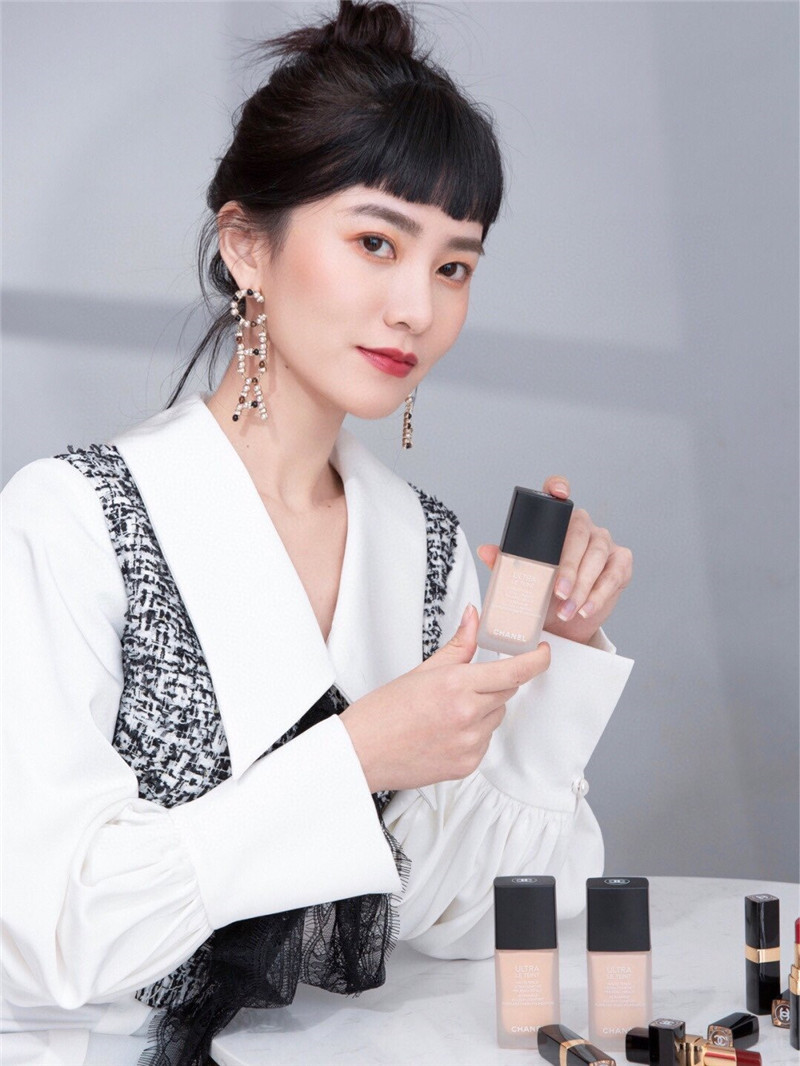 chanel letter earrings replica - Image 3