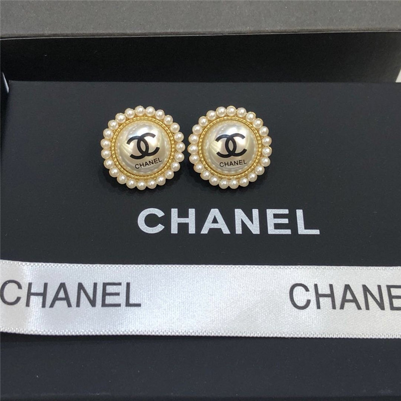 Chanel earrings - Image 4