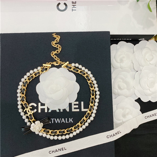 chanel pearl necklace