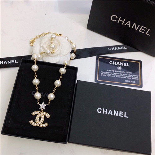 chanel pearl necklace