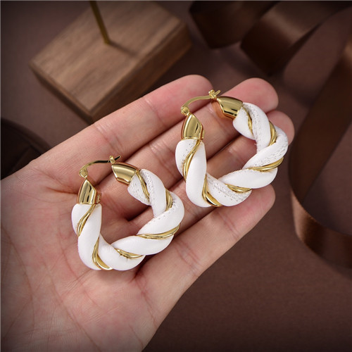 bottega veneta bv triangle earrings - Image 4