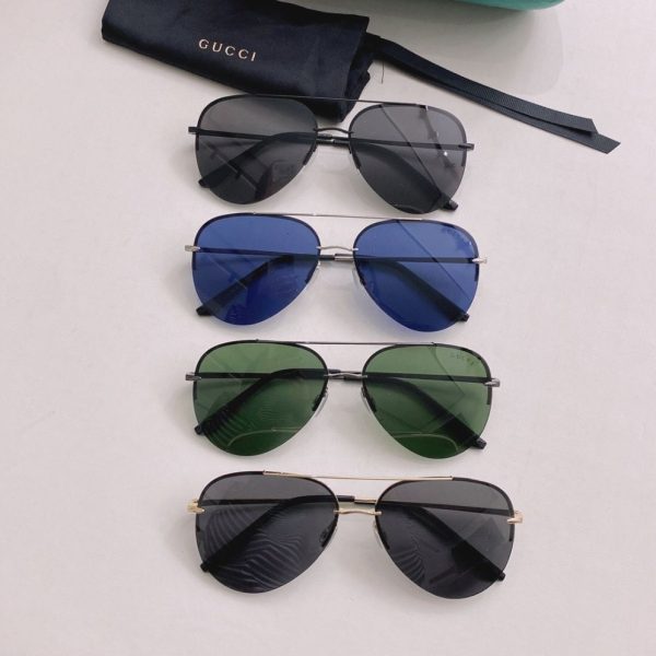 Gucci Sunglasses GG0553