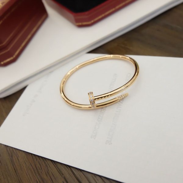 Cartier Bangle Wide With Gems carjw289008031-zq