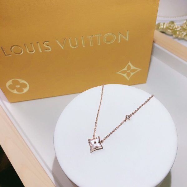 Louis Vuitton Necklace - Color Blossom Star lvjw289201311-cs