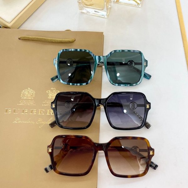 Burberry Sunglasses BE3127