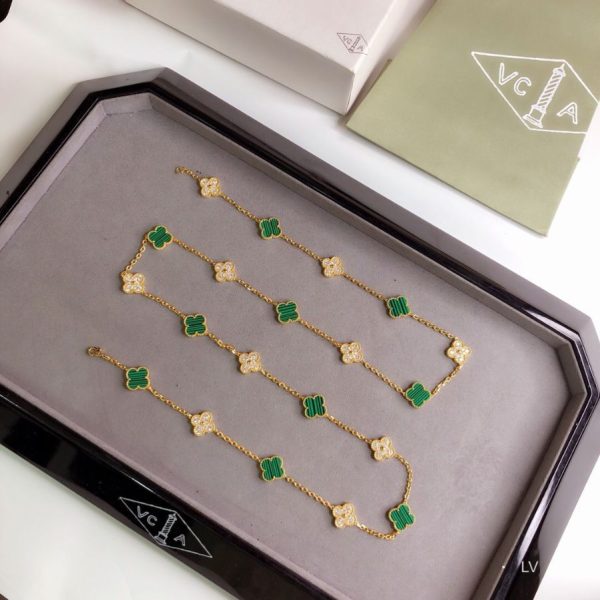 VCA necklace vcajw929b-cs