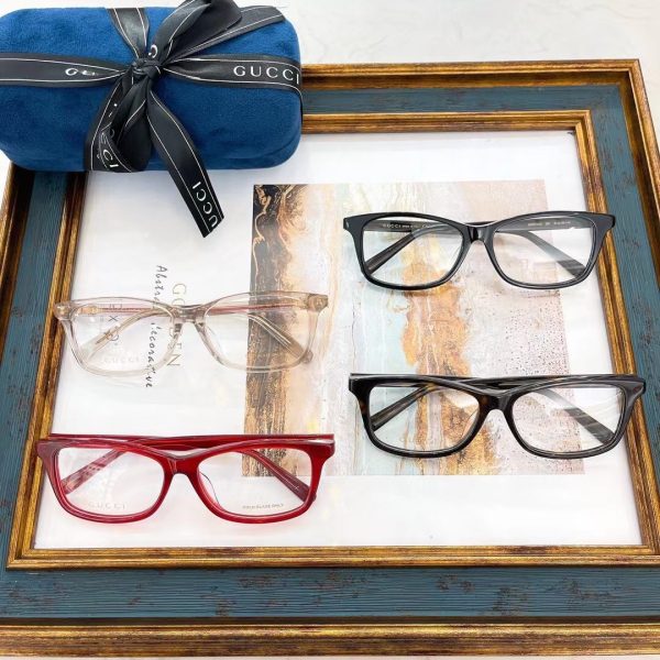 Gucci Sunglasses GG07200