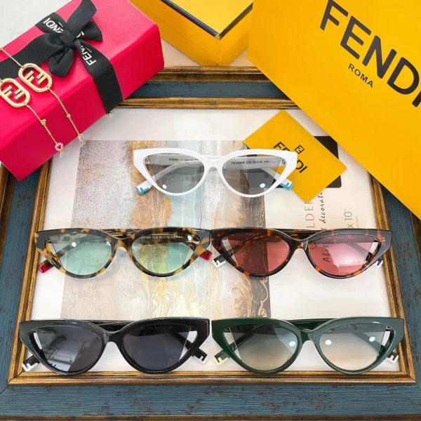 Fendi Sunglasses FE400091