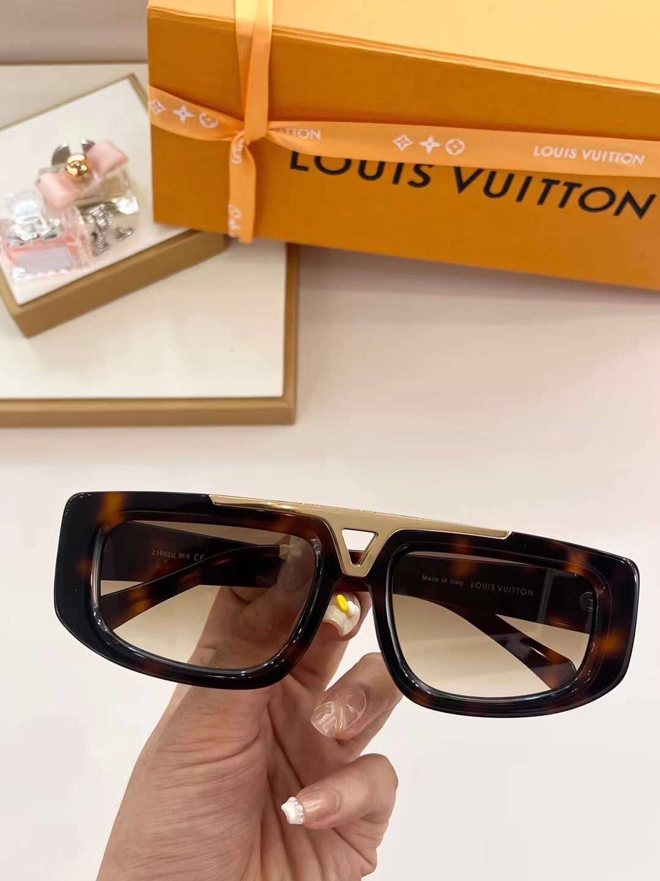 Louis Vuitton Sunglasses Z1950UW - Image 20