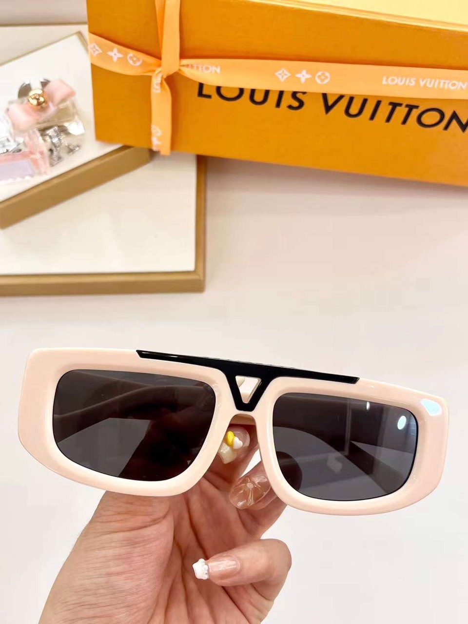 Louis Vuitton Sunglasses Z1950UW - Image 4