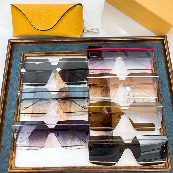 Loewe Sunglasses LW5012S