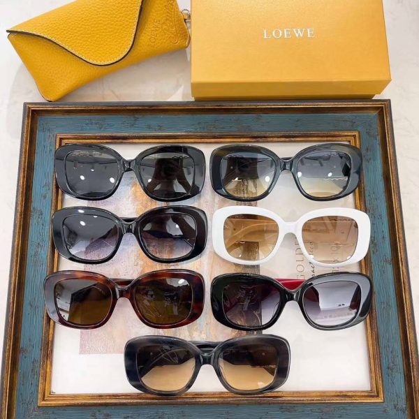 Loewe Sunglasses LW5010S