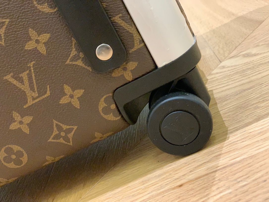 LOUIS VUITTON HORIZON 55 LUGGAGE - Image 5