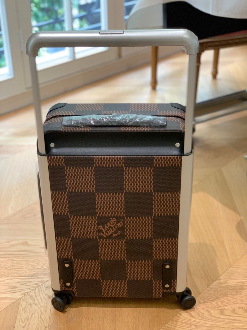 LOUIS VUITTON HORIZON 55 LUGGAGE - Image 5