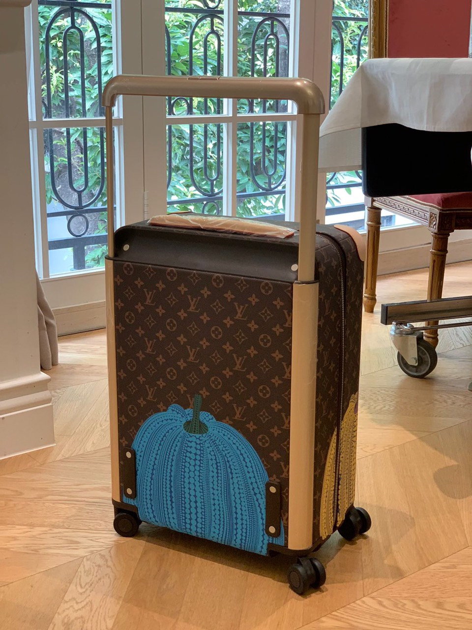 LOUIS VUITTON HORIZON 55 LUGGAGE - Image 4
