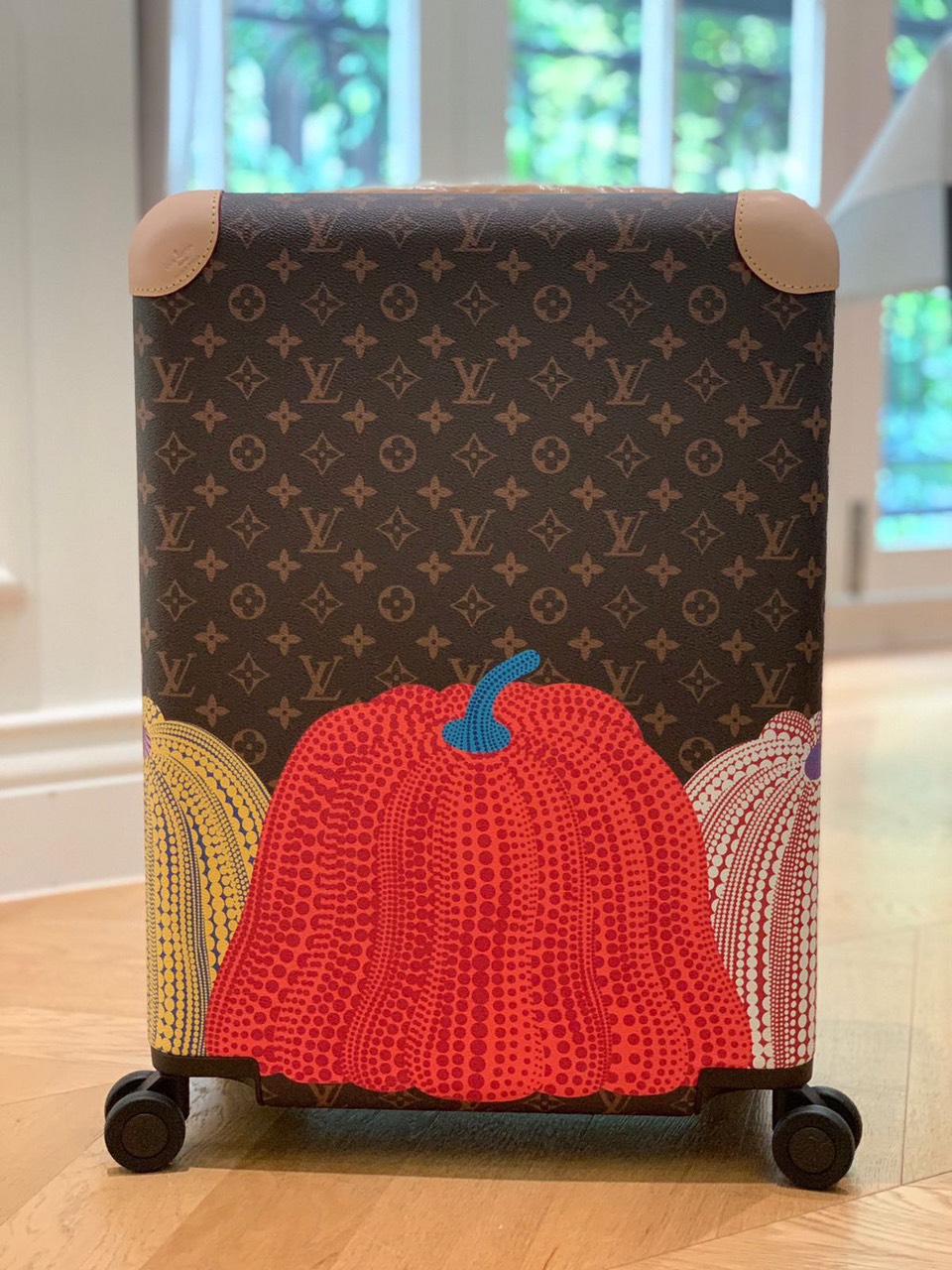 LOUIS VUITTON HORIZON 55 LUGGAGE - Image 9