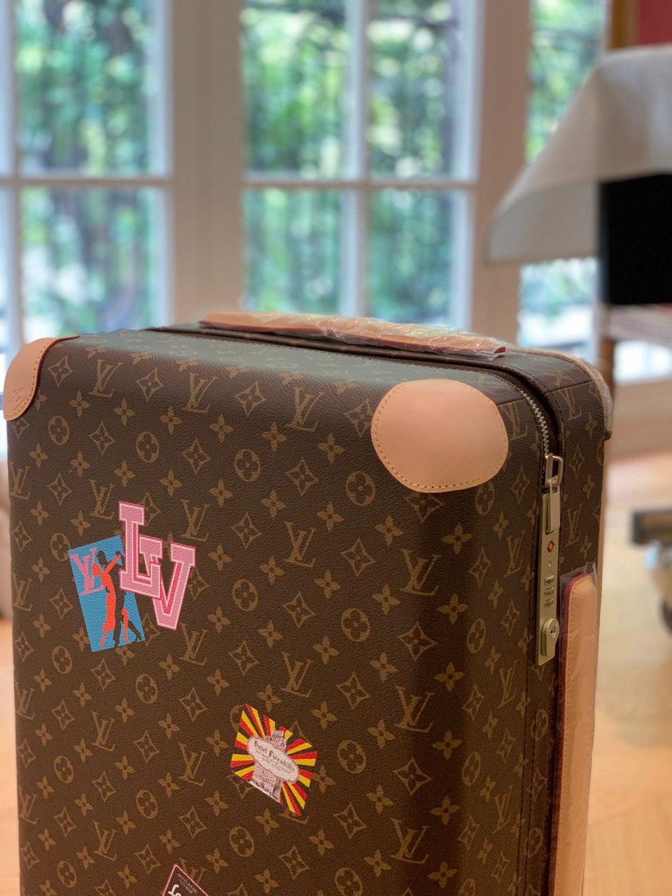 LOUIS VUITTON HORIZON 55 LUGGAGE - Image 8