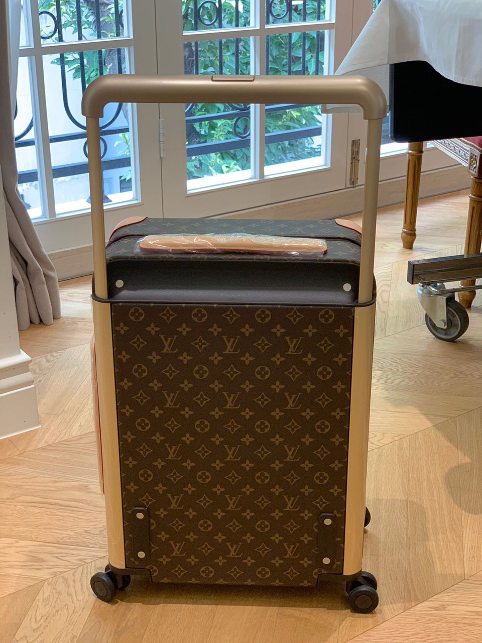 LOUIS VUITTON HORIZON 55 LUGGAGE - Image 3