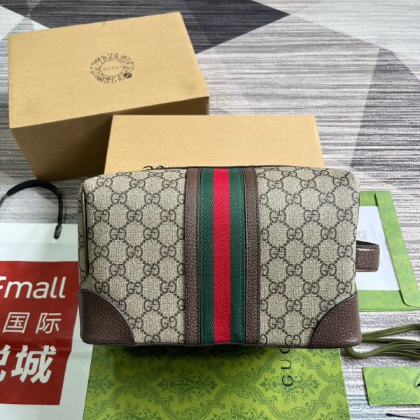 Gucci GG Supreme Savoy