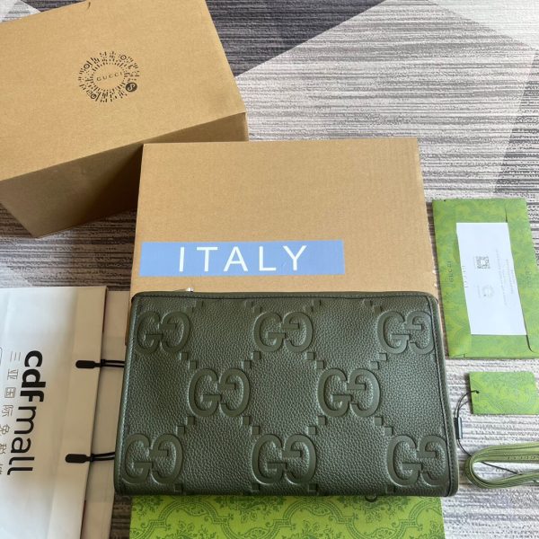 Gucci GG Supreme Clutch