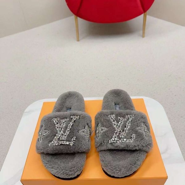 Louis Vuitton Monogram Slipper Unisex