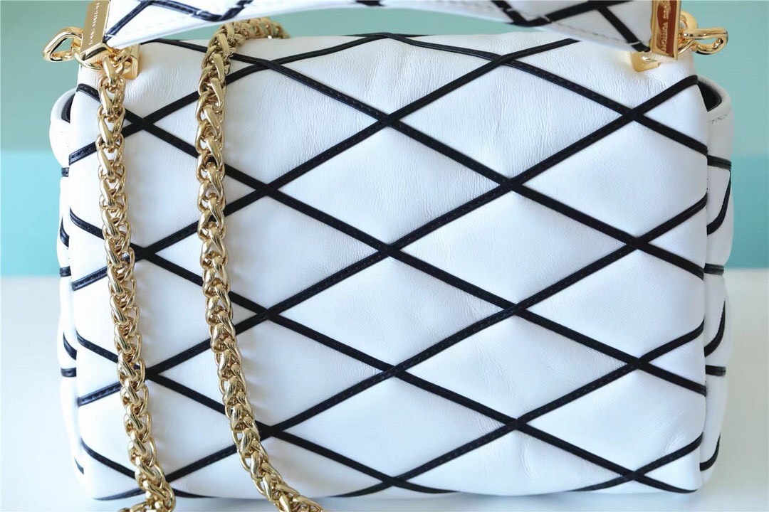 Louis Vuitton Malletage Leather M22890 - Image 9